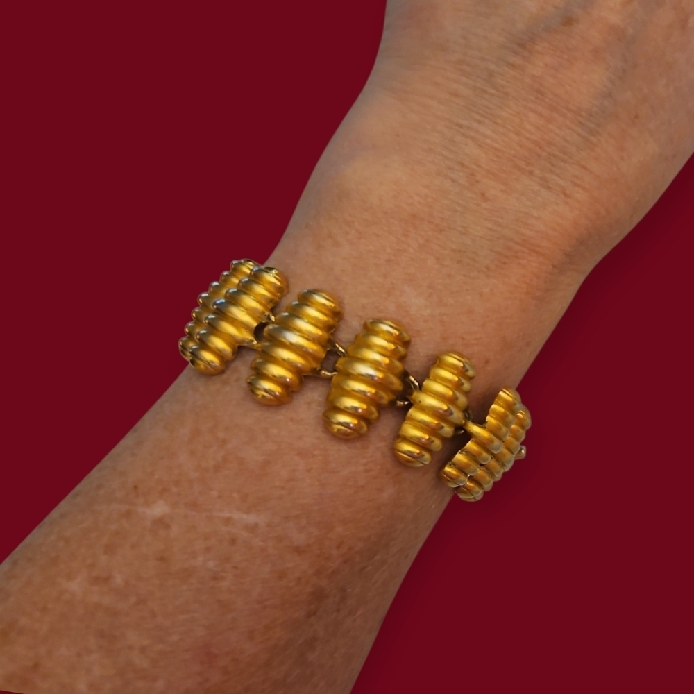 Vtg ANNE KLEIN 1990s Goldtone Modernist Toggle Festival Bracelet